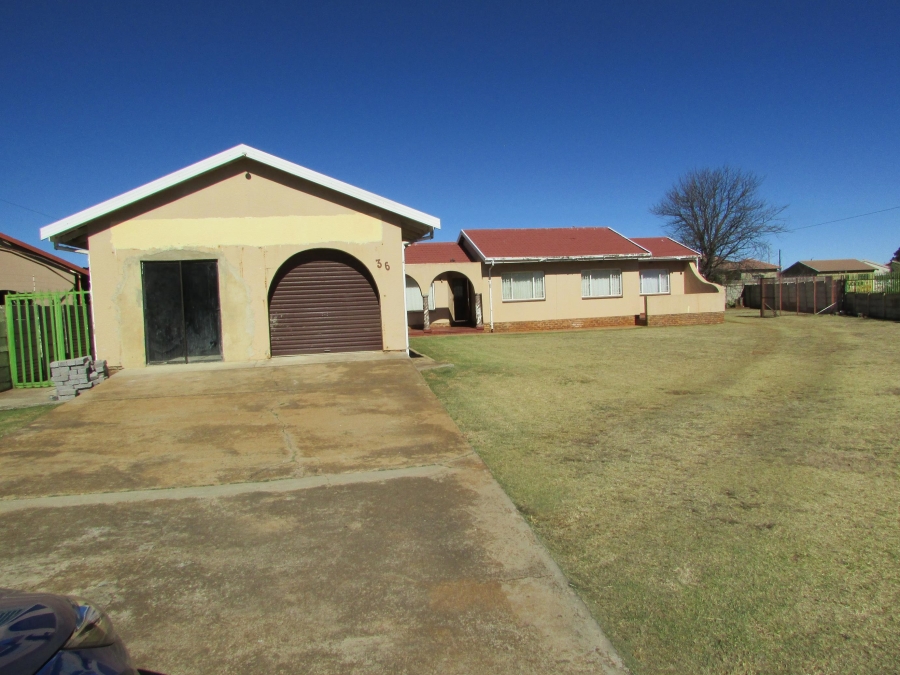 3 Bedroom Property for Sale in Westonaria Gauteng