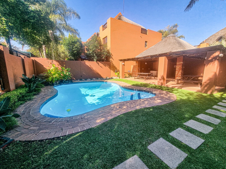 1 Bedroom Property for Sale in Sunninghill Gauteng