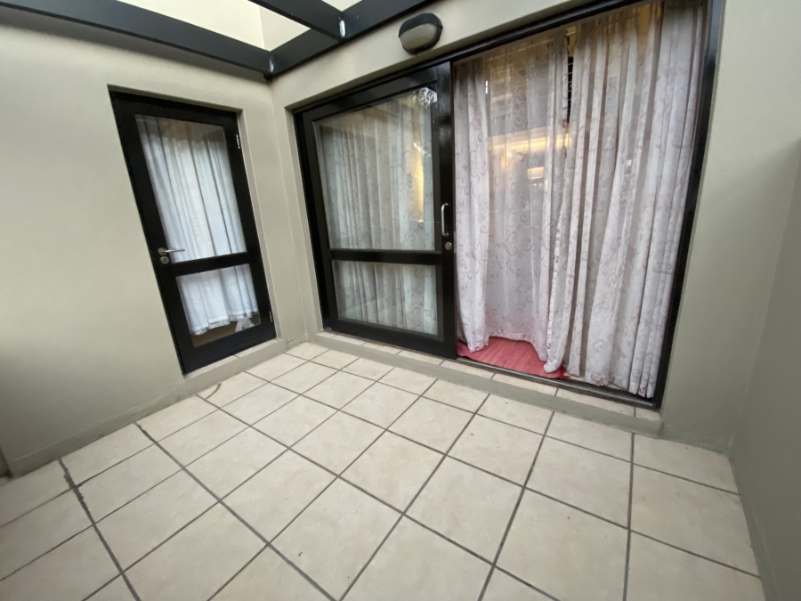 2 Bedroom Property for Sale in Pineslopes Gauteng