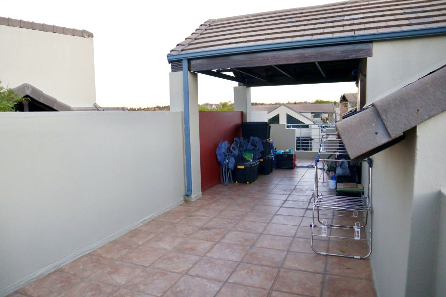 2 Bedroom Property for Sale in Pineslopes Gauteng