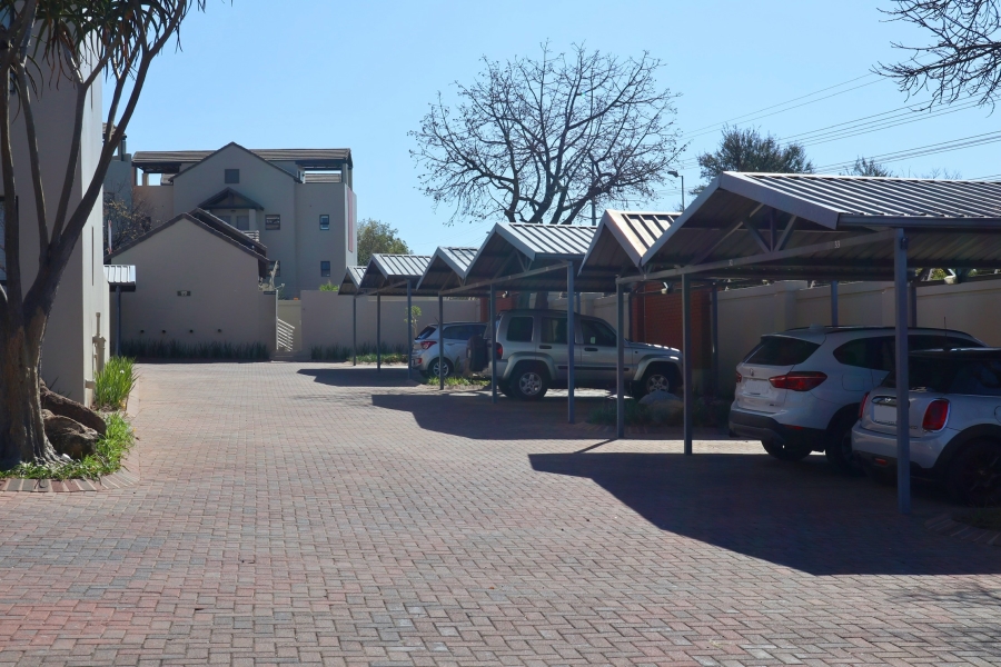 2 Bedroom Property for Sale in Pineslopes Gauteng