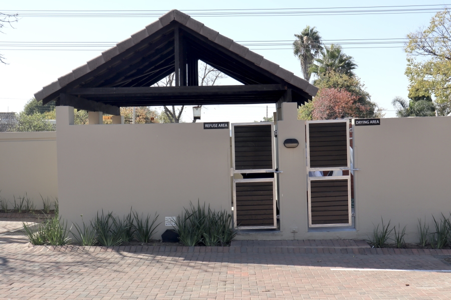 2 Bedroom Property for Sale in Pineslopes Gauteng