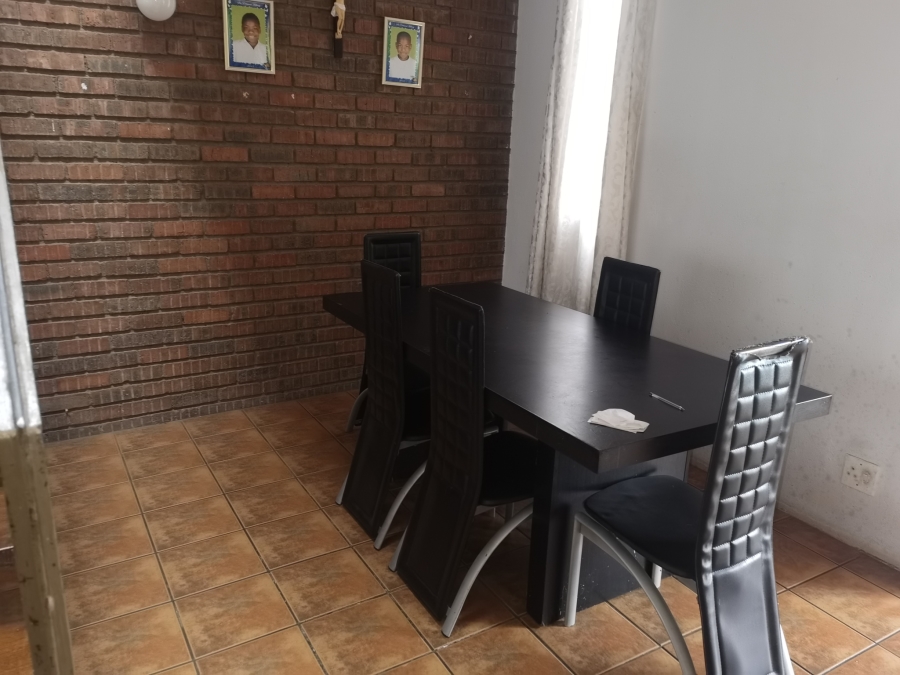 2 Bedroom Property for Sale in Malvern East Gauteng