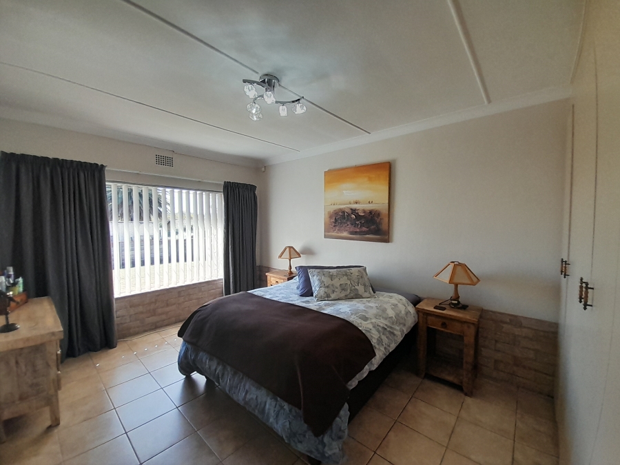 3 Bedroom Property for Sale in Edenvale Central Gauteng