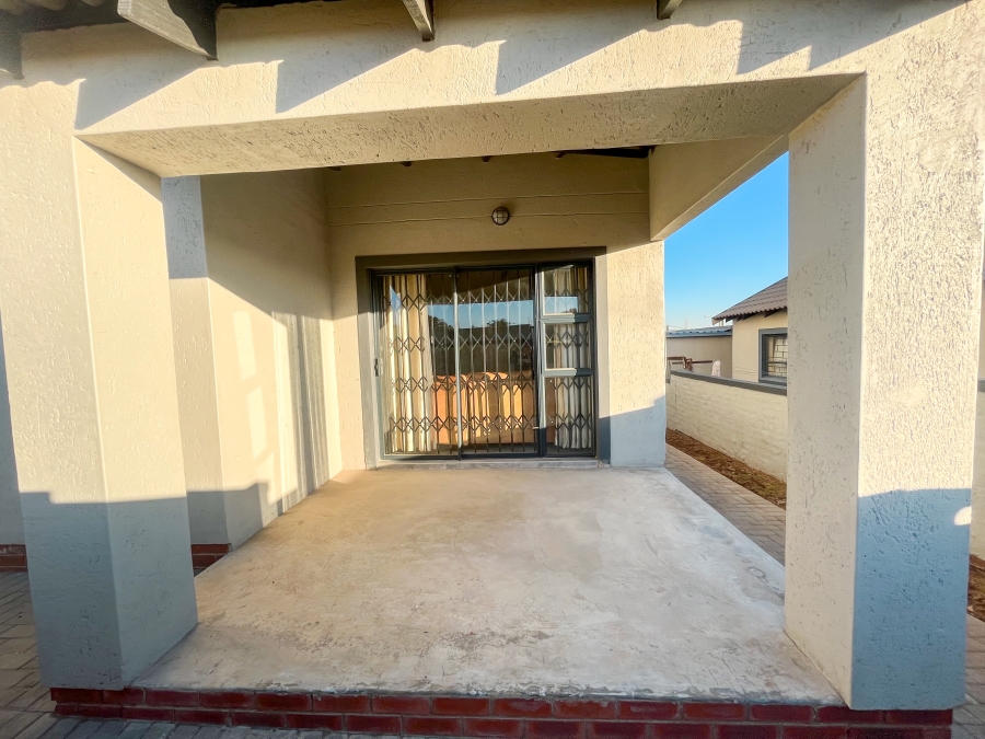 3 Bedroom Property for Sale in Kosmosdal Gauteng