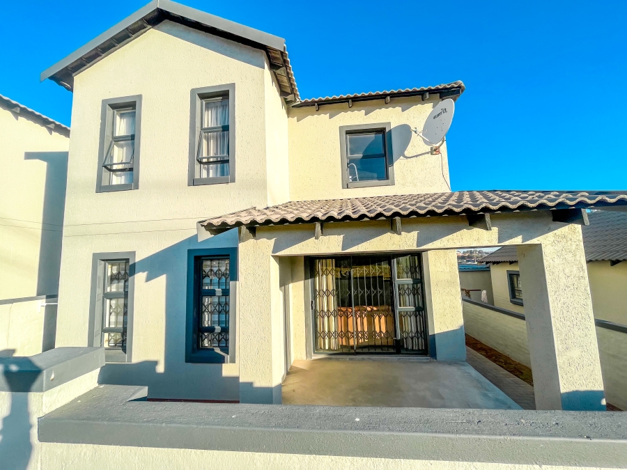 3 Bedroom Property for Sale in Kosmosdal Gauteng