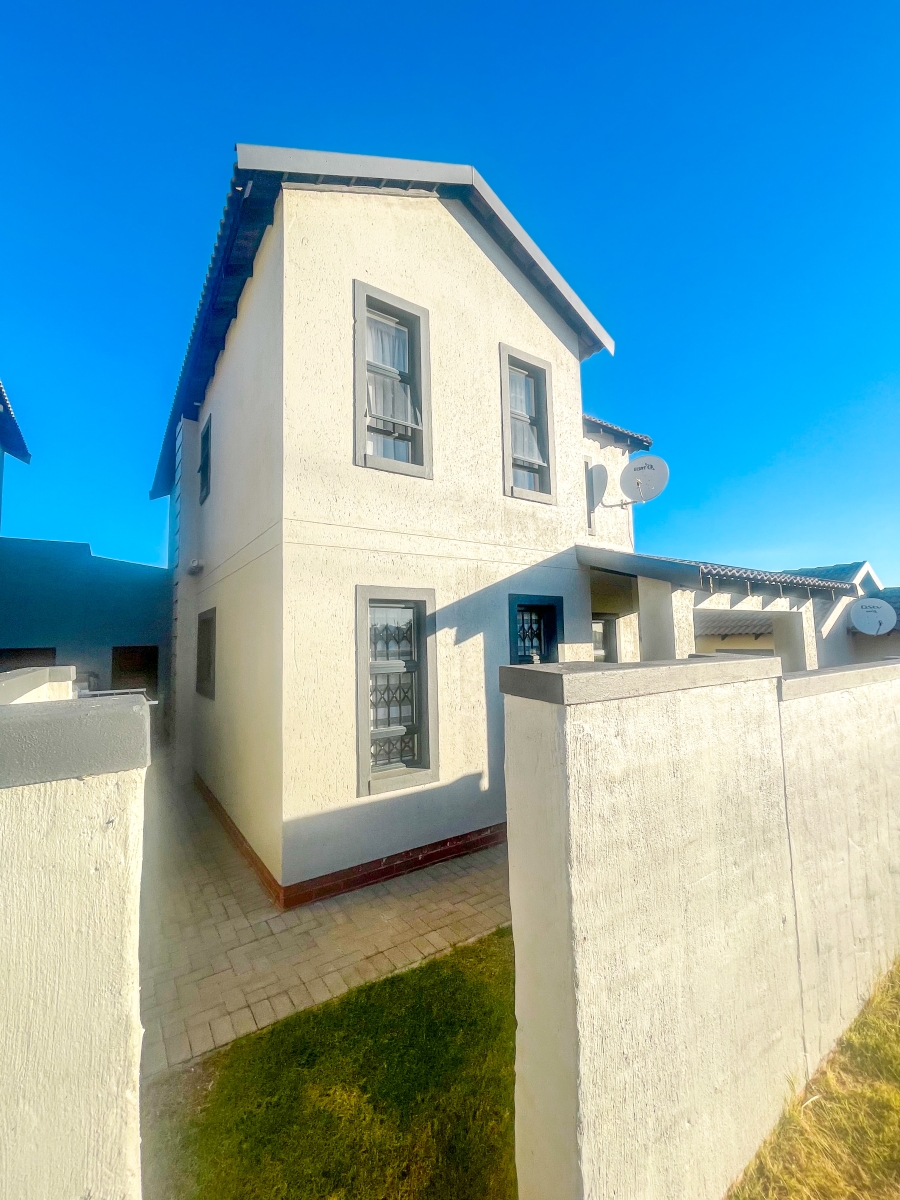 3 Bedroom Property for Sale in Kosmosdal Gauteng