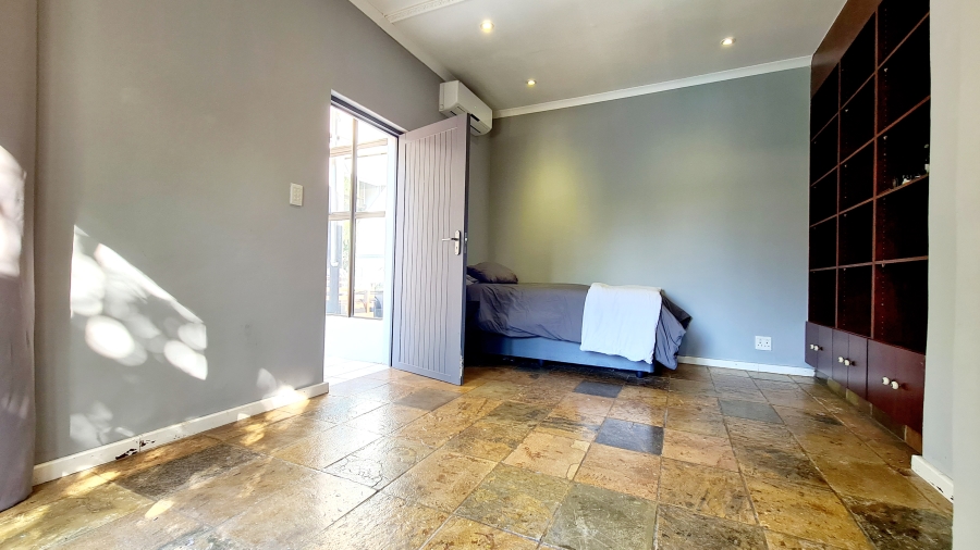 6 Bedroom Property for Sale in Leeuwfontein Gauteng