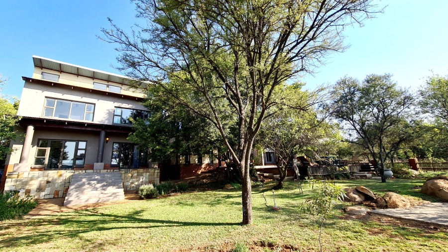 6 Bedroom Property for Sale in Leeuwfontein Gauteng