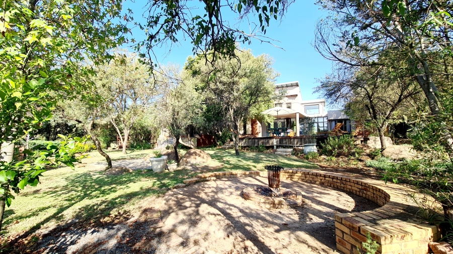 6 Bedroom Property for Sale in Leeuwfontein Gauteng