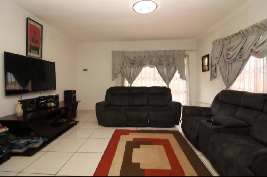 3 Bedroom Property for Sale in Golden Gardens Gauteng