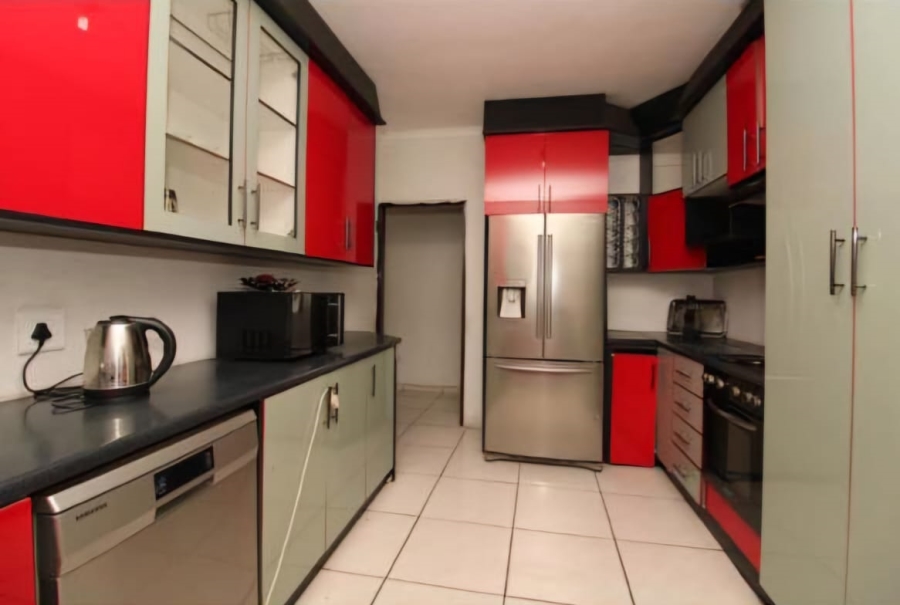 3 Bedroom Property for Sale in Golden Gardens Gauteng