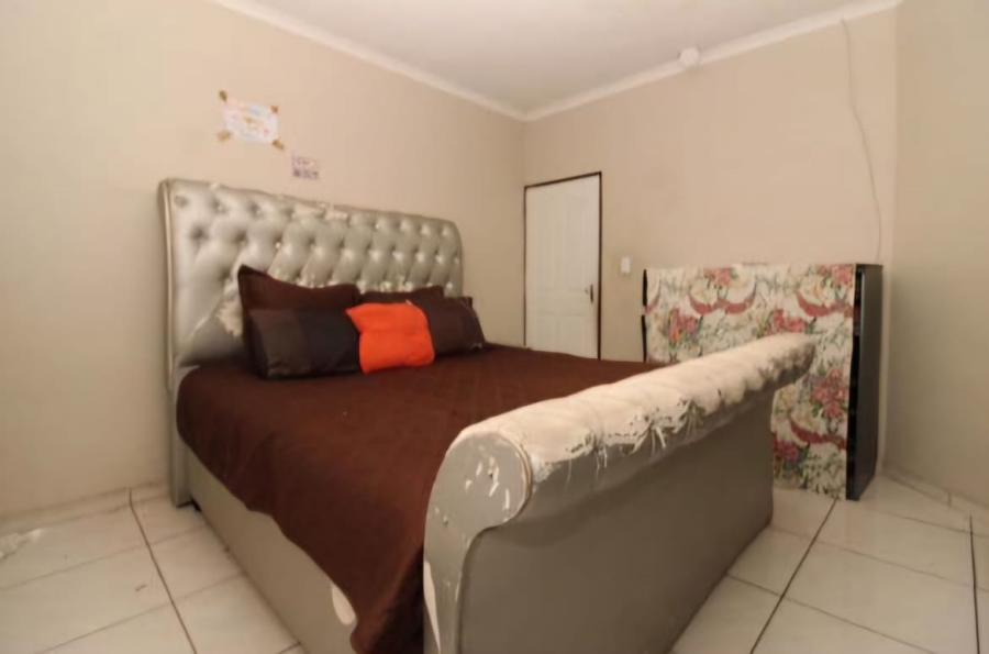 3 Bedroom Property for Sale in Golden Gardens Gauteng