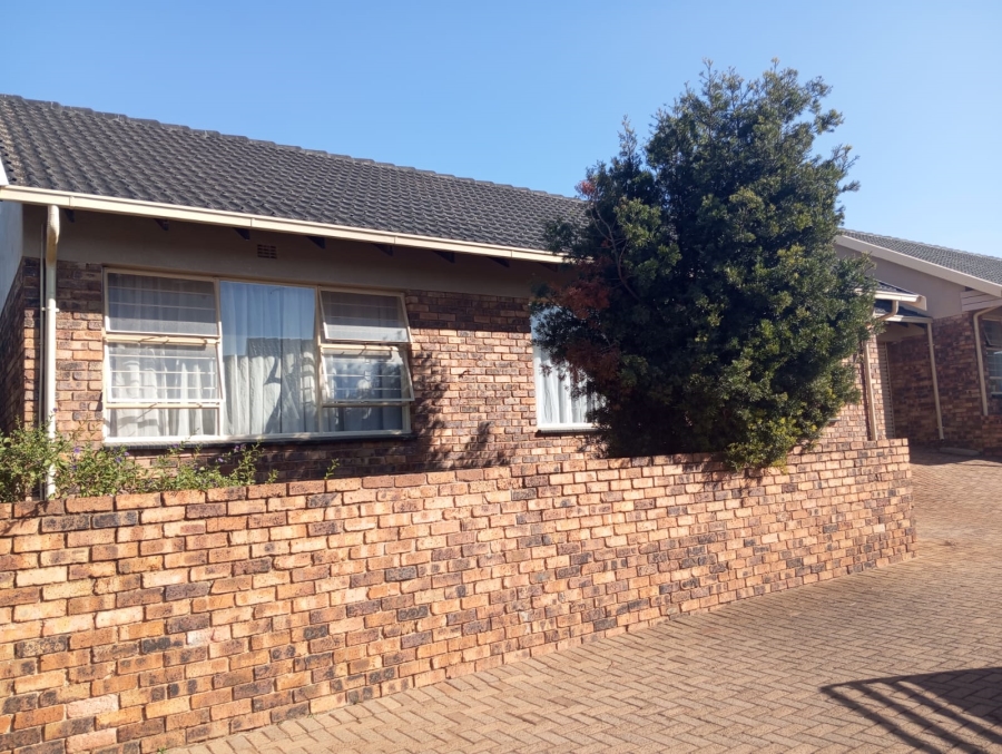 2 Bedroom Property for Sale in Wilro Park Gauteng