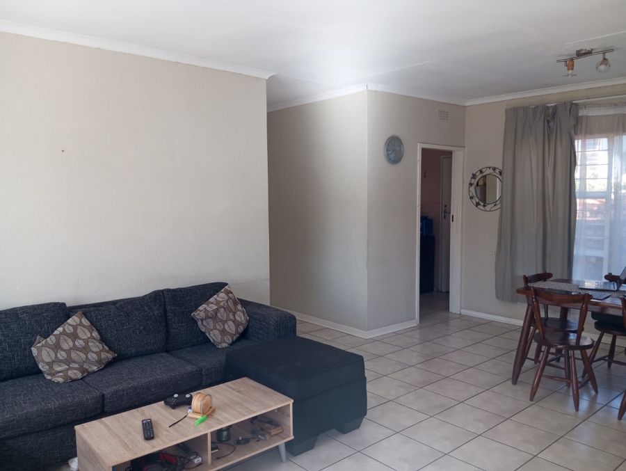 2 Bedroom Property for Sale in Wilro Park Gauteng