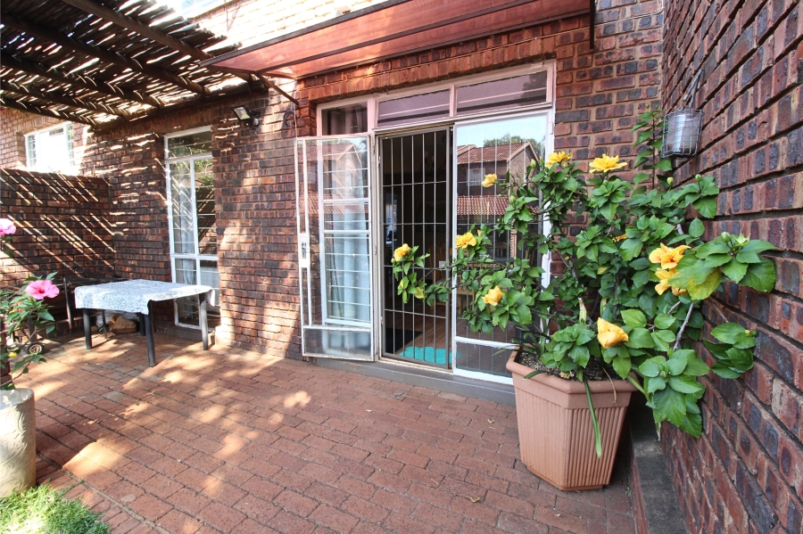 3 Bedroom Property for Sale in Brummeria Gauteng