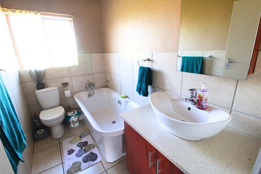 3 Bedroom Property for Sale in Brummeria Gauteng