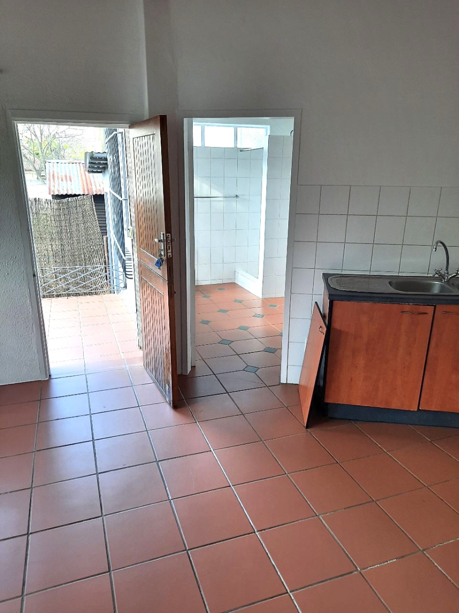 To Let 1 Bedroom Property for Rent in Abbotsford Gauteng