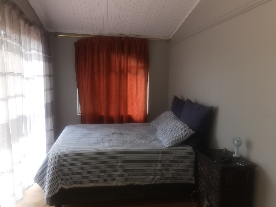 1 Bedroom Property for Sale in Corlett Gardens Gauteng