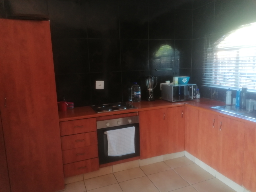 1 Bedroom Property for Sale in Corlett Gardens Gauteng