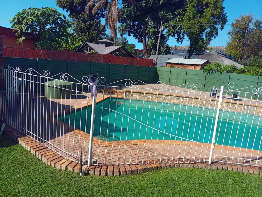 7 Bedroom Property for Sale in Dorandia Gauteng