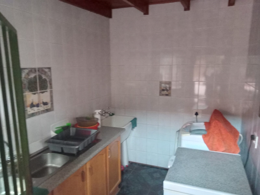 7 Bedroom Property for Sale in Dorandia Gauteng