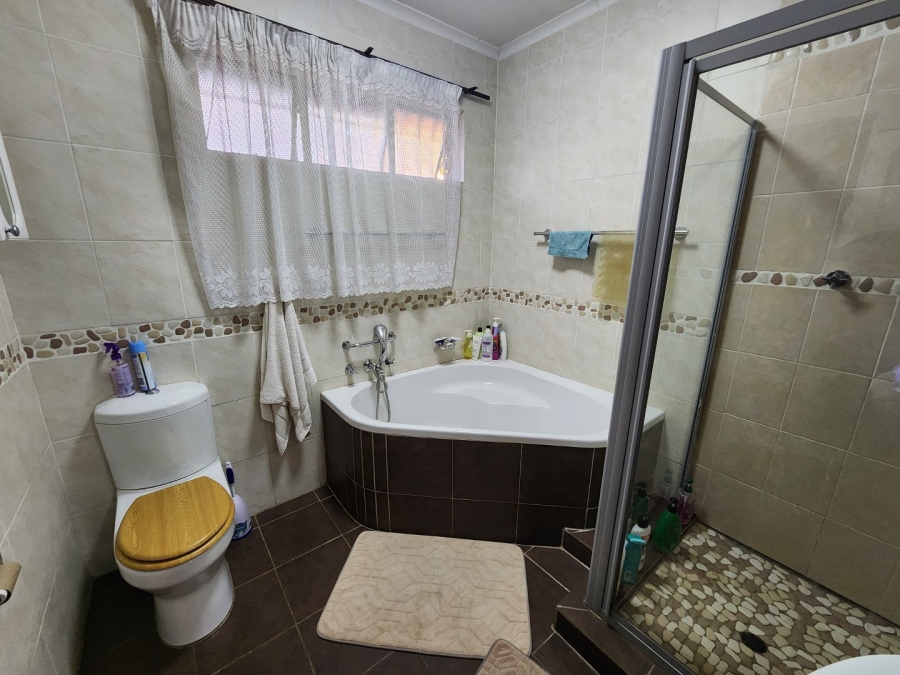 4 Bedroom Property for Sale in Wonderboom Gauteng