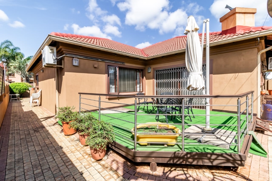 3 Bedroom Property for Sale in Rose Acres Estate Gauteng