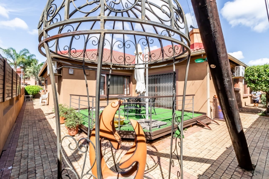 3 Bedroom Property for Sale in Rose Acres Estate Gauteng