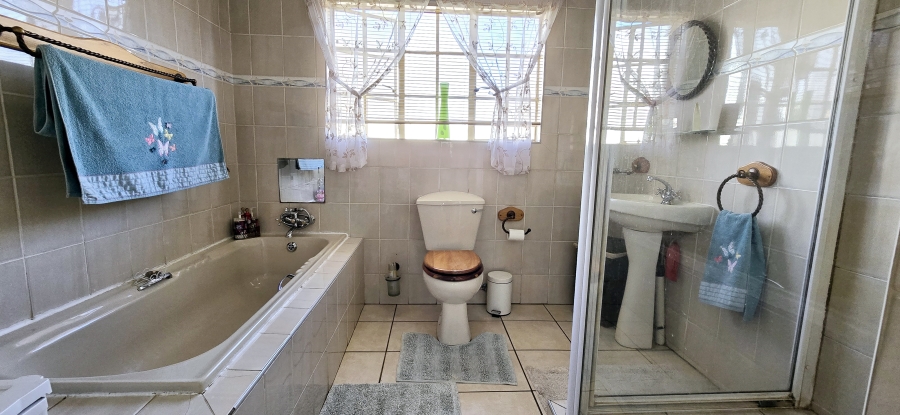 3 Bedroom Property for Sale in Green Acres Estate Gauteng