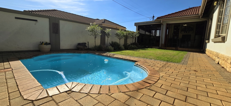 3 Bedroom Property for Sale in Green Acres Estate Gauteng