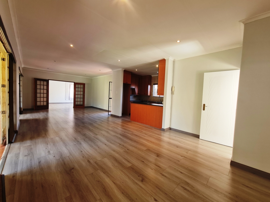 7 Bedroom Property for Sale in Eden Glen Gauteng