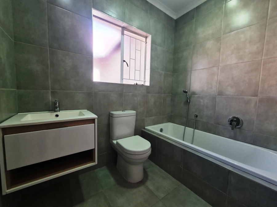 7 Bedroom Property for Sale in Eden Glen Gauteng