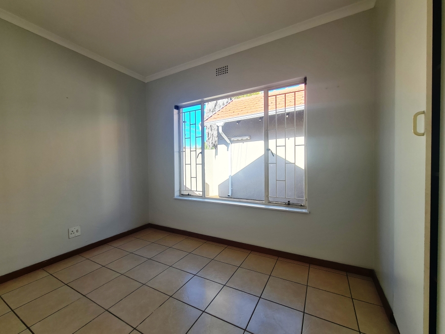 7 Bedroom Property for Sale in Eden Glen Gauteng