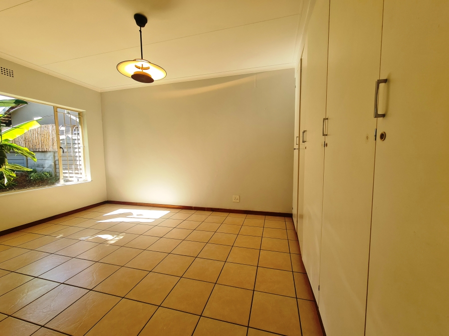 7 Bedroom Property for Sale in Eden Glen Gauteng