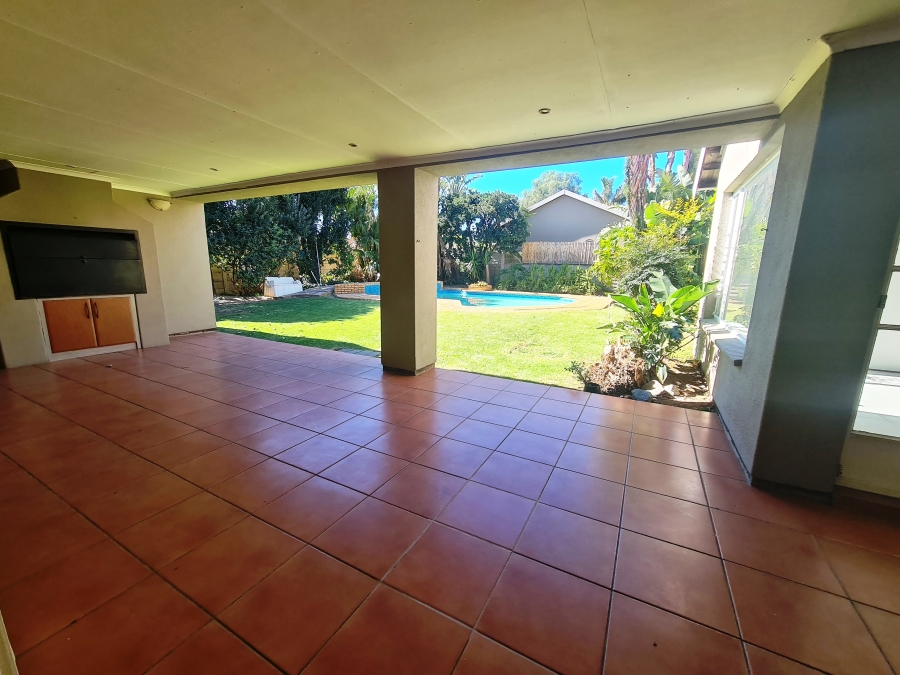 7 Bedroom Property for Sale in Eden Glen Gauteng