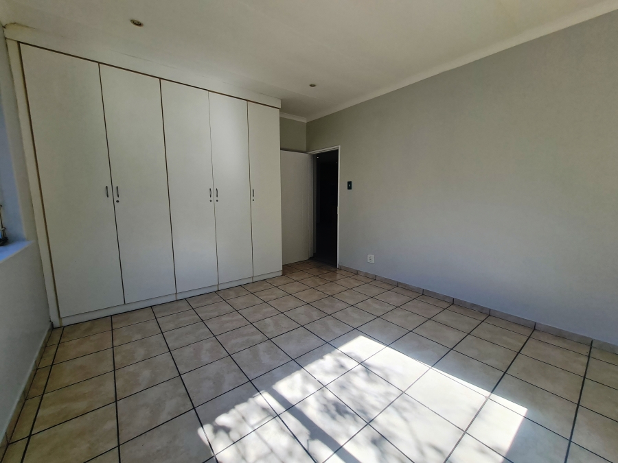 7 Bedroom Property for Sale in Eden Glen Gauteng