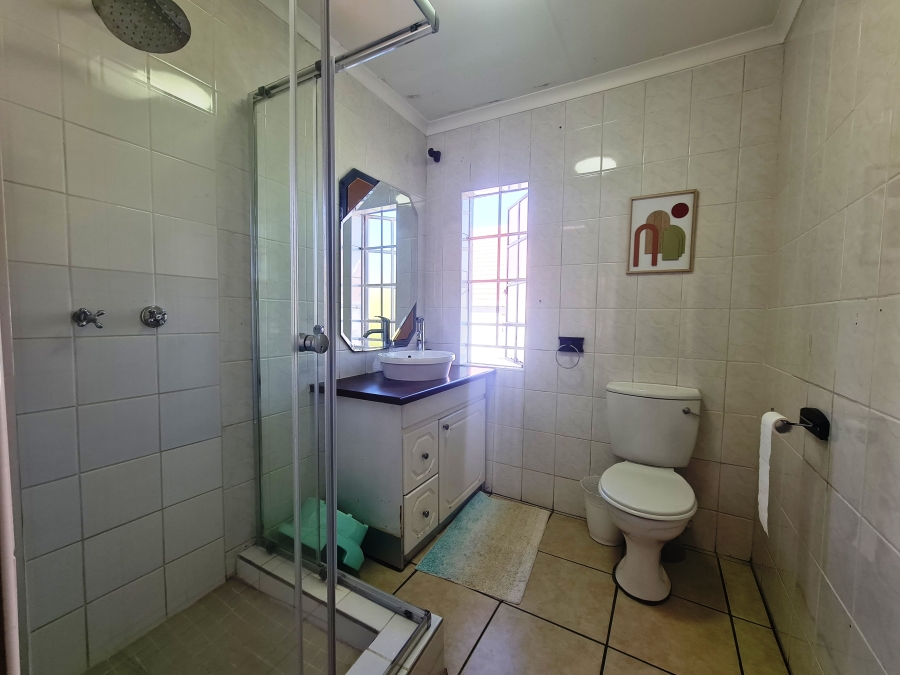 7 Bedroom Property for Sale in Eden Glen Gauteng