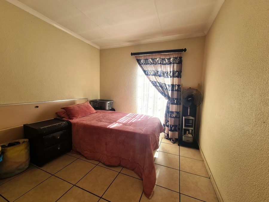 7 Bedroom Property for Sale in Eden Glen Gauteng