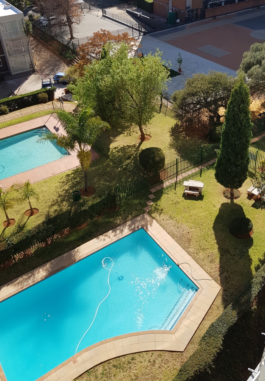 2 Bedroom Property for Sale in Bedford Gardens Gauteng