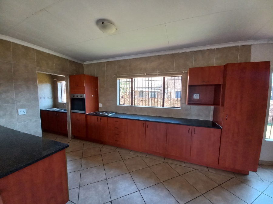 3 Bedroom Property for Sale in Denneoord Gauteng