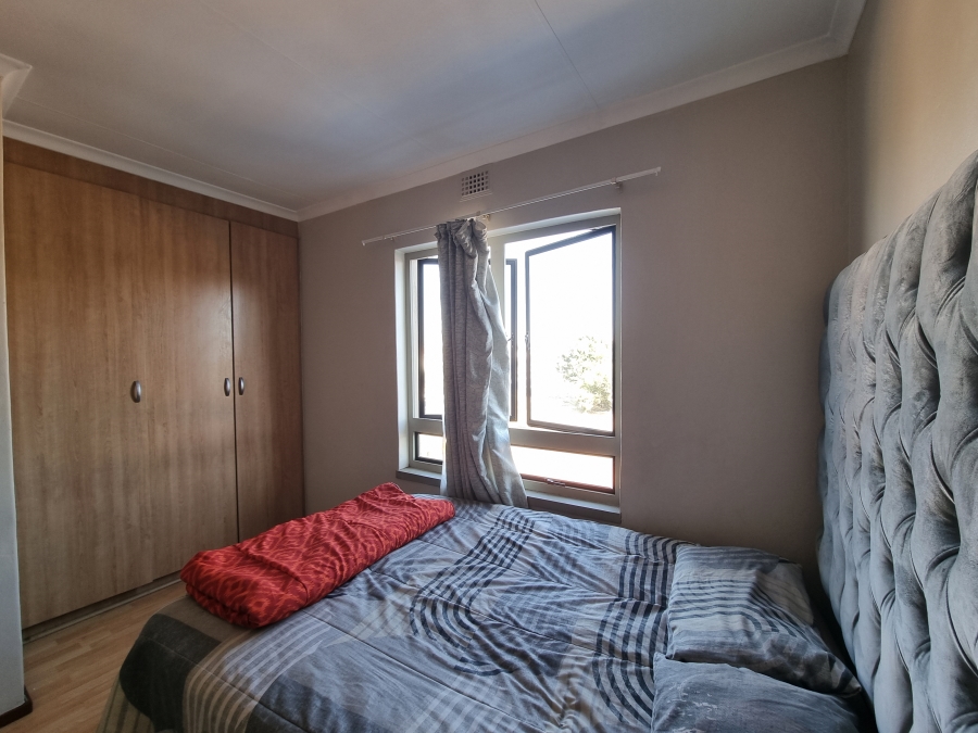 2 Bedroom Property for Sale in Noordwyk Gauteng