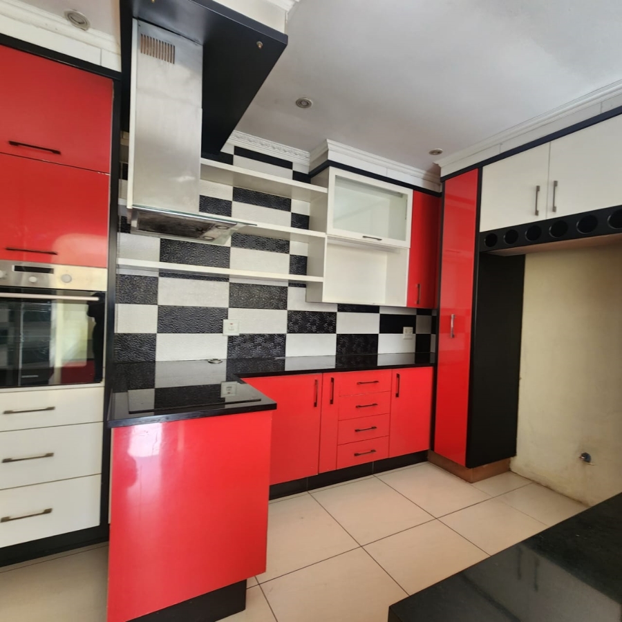 To Let 4 Bedroom Property for Rent in Fourways Gauteng