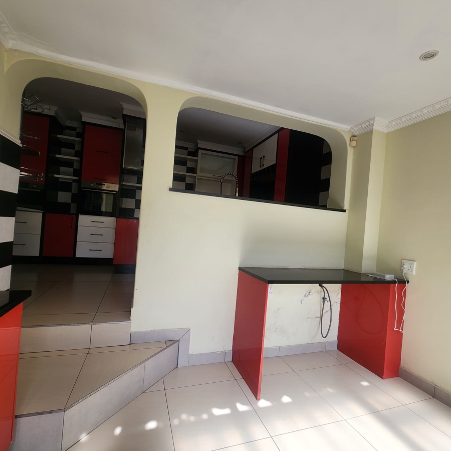 To Let 4 Bedroom Property for Rent in Fourways Gauteng