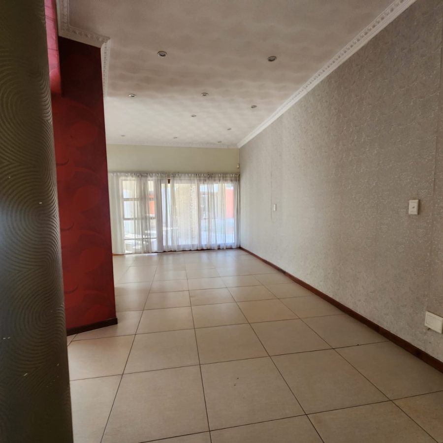 To Let 4 Bedroom Property for Rent in Fourways Gauteng