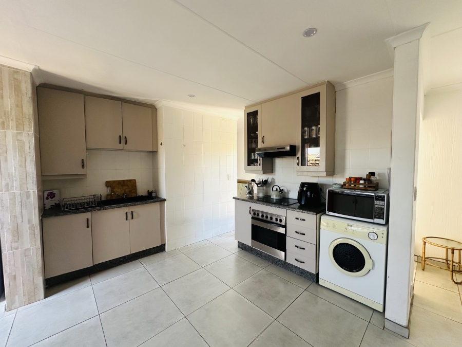 To Let 3 Bedroom Property for Rent in Florentia Gauteng