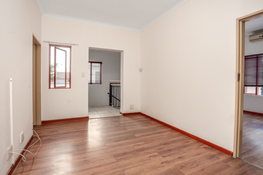 To Let 3 Bedroom Property for Rent in Barbeque Downs Gauteng