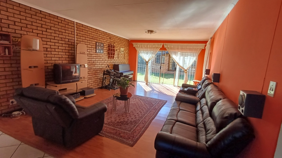 4 Bedroom Property for Sale in Sunninghill Gauteng