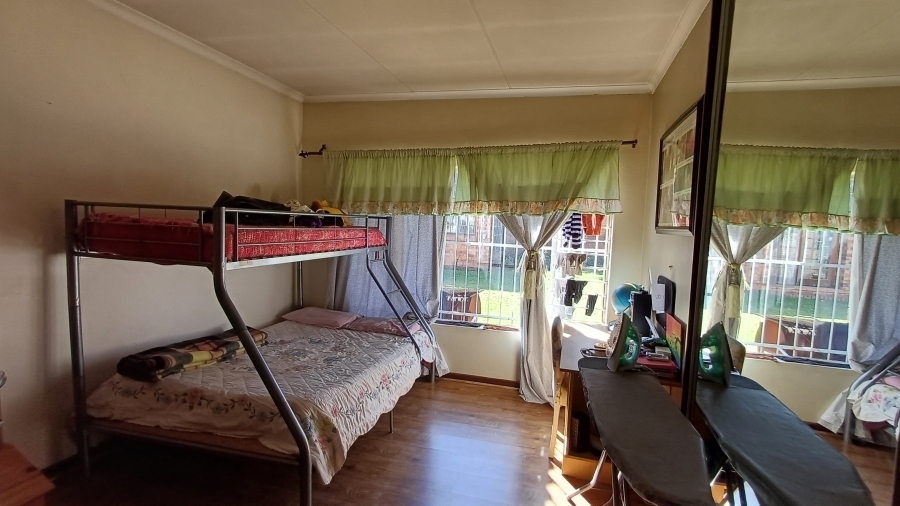 4 Bedroom Property for Sale in Sunninghill Gauteng