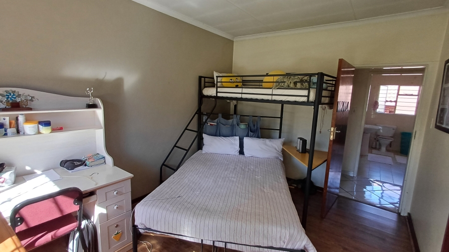 4 Bedroom Property for Sale in Sunninghill Gauteng